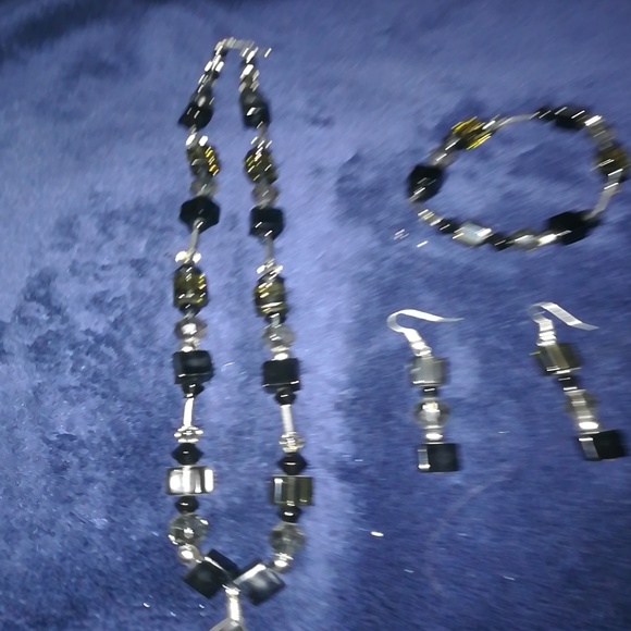 Handmade Semiprecious jewlery set - Picture 6 of 7